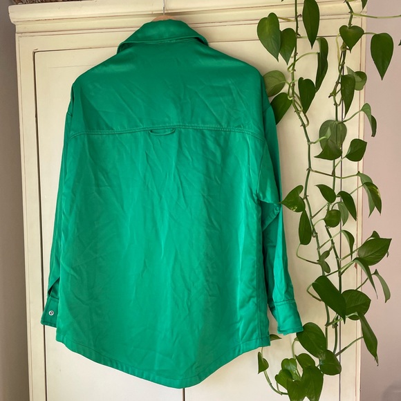 Kelly Green Zara Snap Blouse!!! - Picture 9 of 10